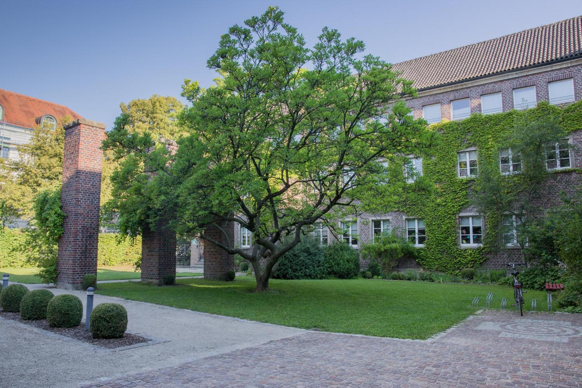 Bildungs- Und Gaestehaus Pallotti Haus Freising Exterior foto